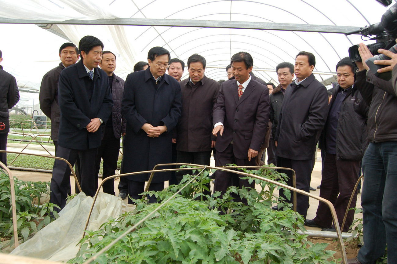 原中央政治局委員、湖北省省長王國生來公司基地視察指導(dǎo)工作